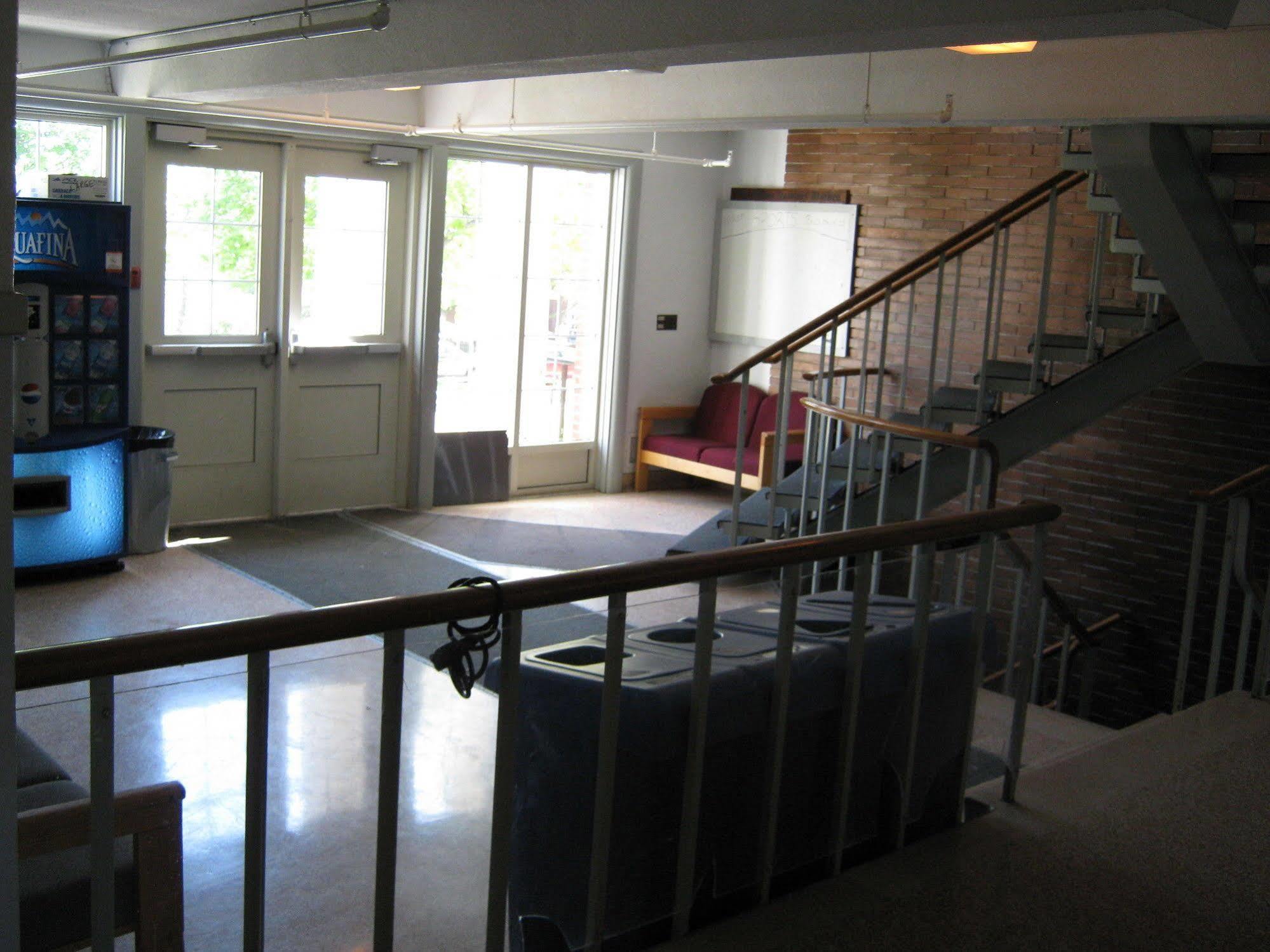 Unb Fredericton Accommodations Exterior foto