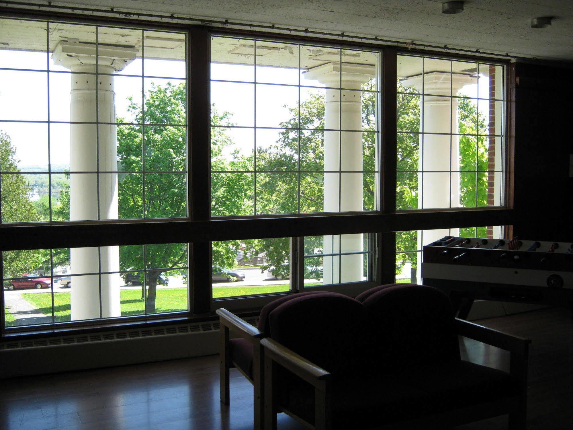 Unb Fredericton Accommodations Exterior foto