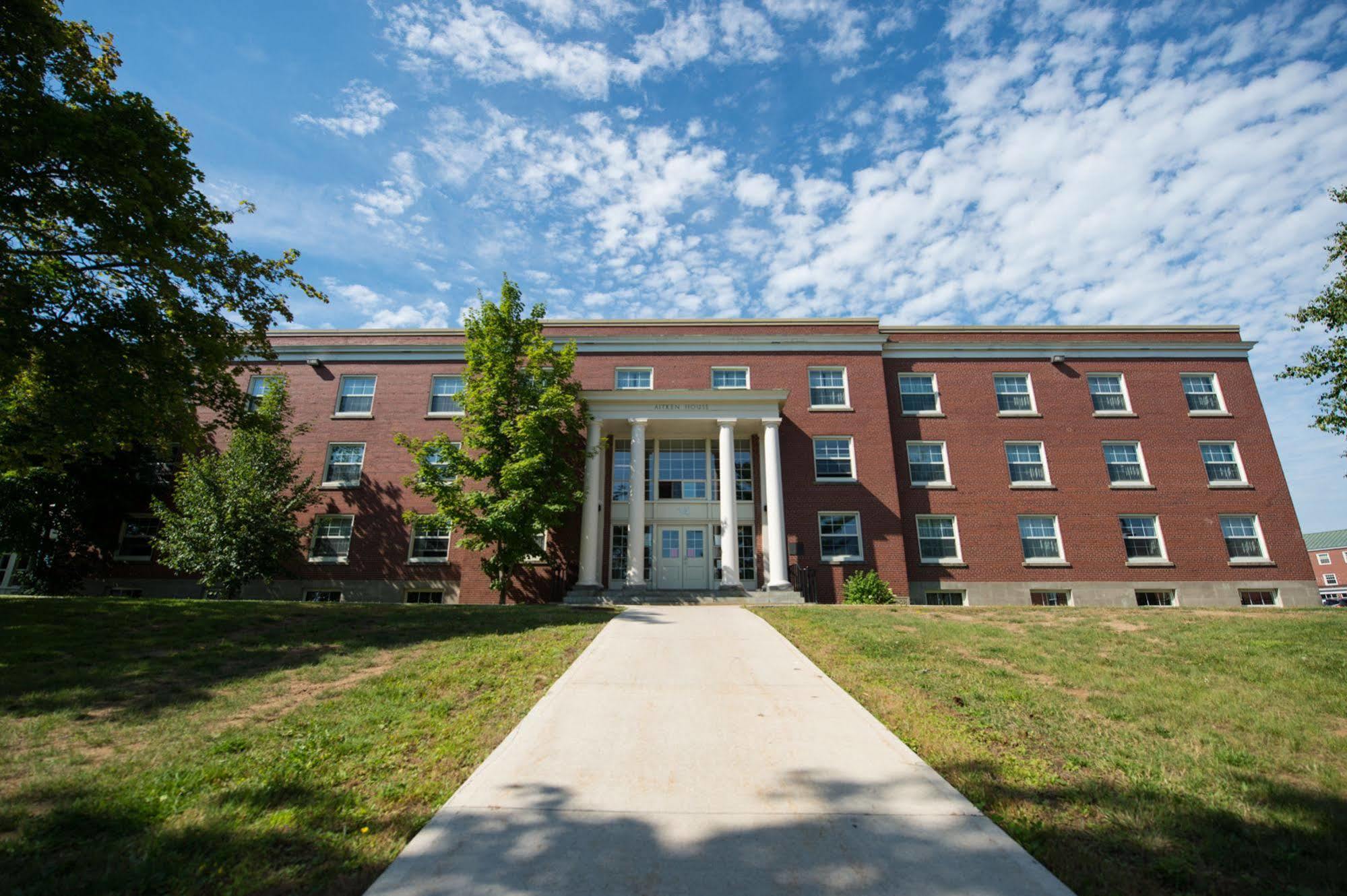 Unb Fredericton Accommodations Exterior foto