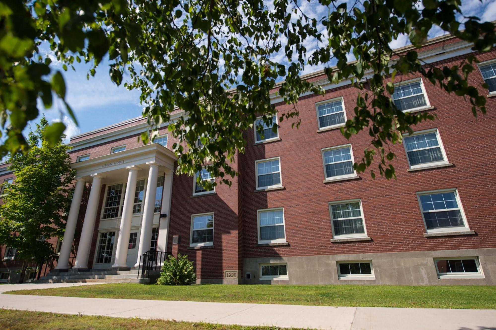 Unb Fredericton Accommodations Exterior foto